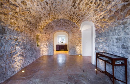 Messonghi House | 1500 m² House ∙ 9 bedrooms ∙ 20 guests