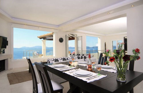 Katavolos Villa | 160 m² Villa ∙ 3 bedrooms ∙ 6 guests