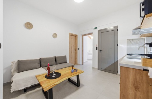 Chalikounas House | 2-Bedroom Apartment with Terrace, Balcony, Wi-Fi & Air Conditioning