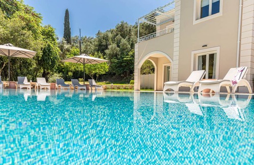 Agios Stefanos Villa | 200 m² Villa ∙ 4 bedrooms ∙ 8 guests