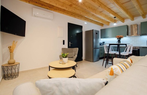 Melikia House | 25 meters from the beach