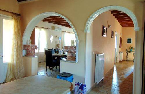 Liapades Villa | 250 m² Villa ∙ 3 bedrooms ∙ 8 guests