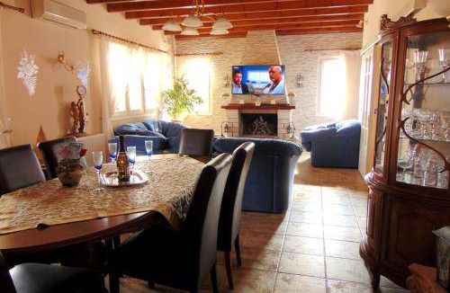 Liapades Villa | 250 m² Villa ∙ 3 bedrooms ∙ 8 guests