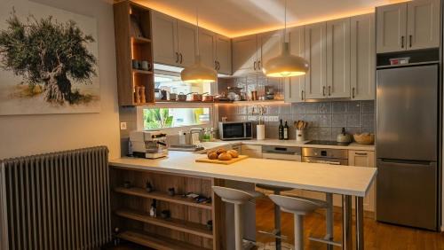Pangrati Apartment | 2BD Unique Pangrati Apt With Parking Kallimarmaro