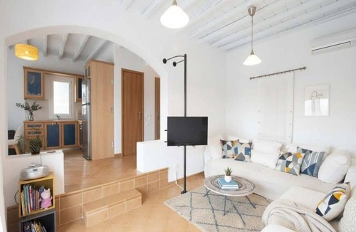 Ano Mera Apartment | 3-Bed Home in Ano Mera