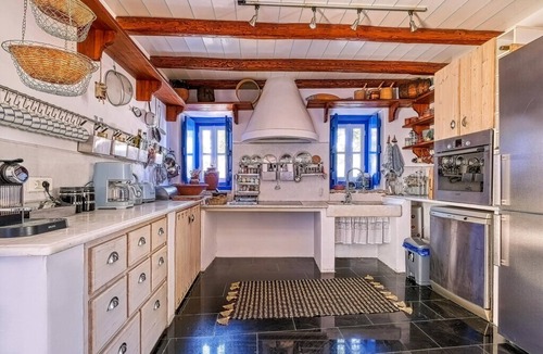 Spetses Villa | 3 bedroom accommodation in Spetses