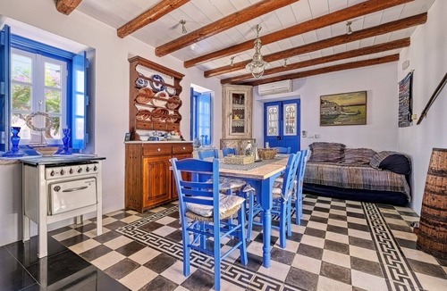 Spetses Villa | 3 bedroom accommodation in Spetses
