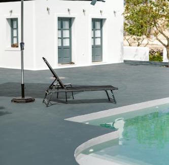 Imerovigli House | 3-Room, 3-Bath Family Villa with Massive Pool, Central Location, Seconds from Cliff!