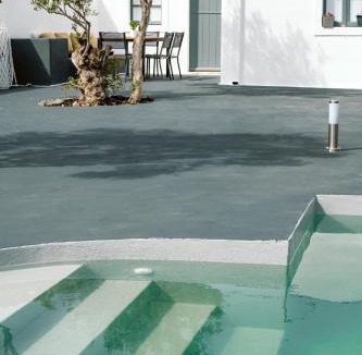 Imerovigli House | 3-Room, 3-Bath Family Villa with Massive Pool, Central Location, Seconds from Cliff!
