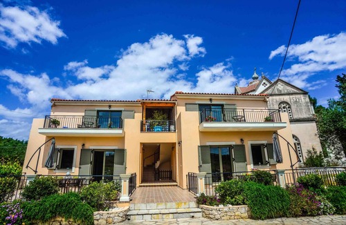 Antipata Apartment | #3-Spacious 1 bedroom apartment with full kitchen and large balcony