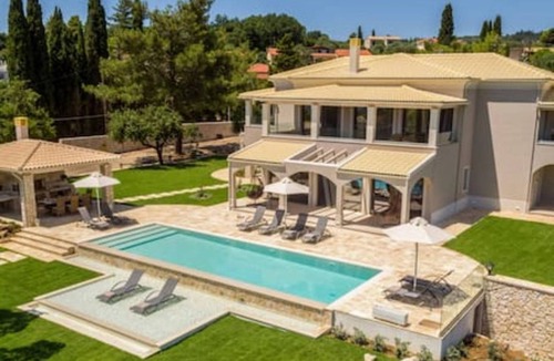 Dassia Villa | 350 m² Villa ∙ 5 bedrooms ∙ 10 guests