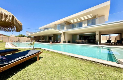 Kavvadades Villa | 350 m² Villa ∙ 6 bedrooms ∙ 14 guests
