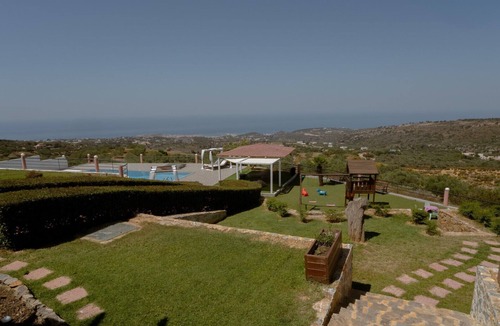Somatas Villa | 4-Bedroom Hillside Home with 50sqm Private Pool, amazing seaviews, only 10min to town!