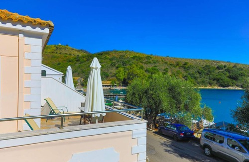 Agios Stefanos Apartment | 40 m² Apartment ∙ 1 bedroom ∙ 3 guests