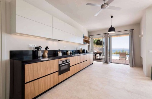 Drios Villa | 4BR Pool Villa Walk to Beach
