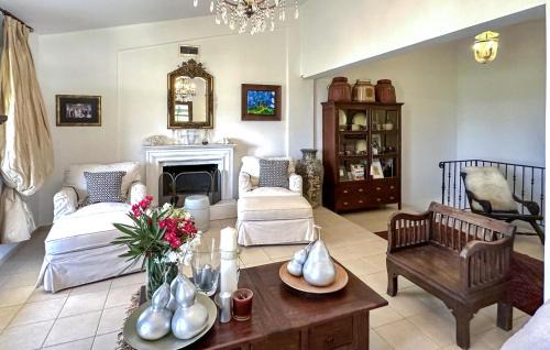 Astros House | 5 Bedroom Awesome Home In Astros Arkadia