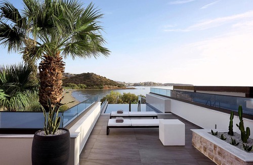 Almyros Villa | 5* Luxury Living & Resort Services on the Beach