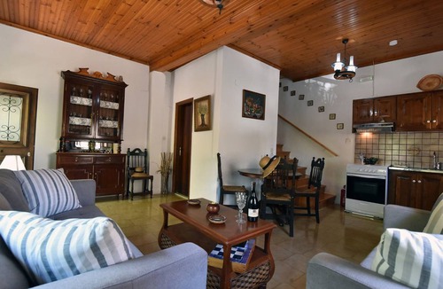 Antipernoi House | 79 m² House ∙ 3 bedrooms ∙ 6 guests