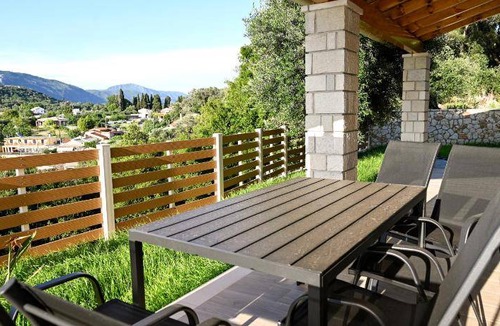 Liapades Villa | 95 m² Villa ∙ 3 bedrooms ∙ 7 guests