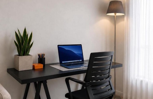 Charilaou Apartment | 95sqm - 10min center - 2 bedrooms -2AirCo - Gas heating - 3 SmartTvs - 2nd floor - Optical fiber