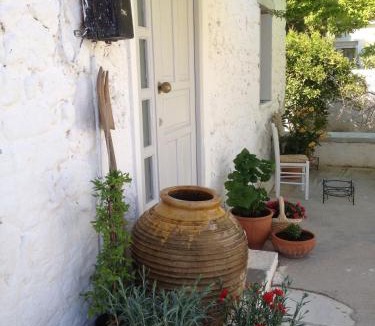 Archea Korinthos Apartment | Aνεξάρτητη παραδοσιακή πέτρινη κατοικία