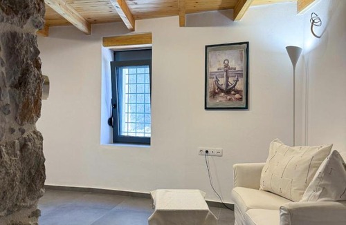 Akoumia House | A&A Village Stone House 2