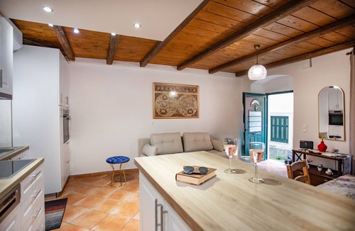 Old Town House | A cosy retreat just 50m from the sea in Mouragia, Corfu