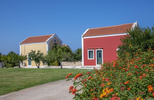 Mourniai House | A PEACEFULL PARADISE WITH SWIMMING POOL FOR YOUR RELAXATION
