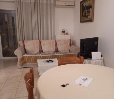 Galatsi Apartment | A V G E R I N O S Athens