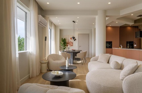 Monastiraki Apartment | Acropolis Retreat with 2 Private Plunge Pools