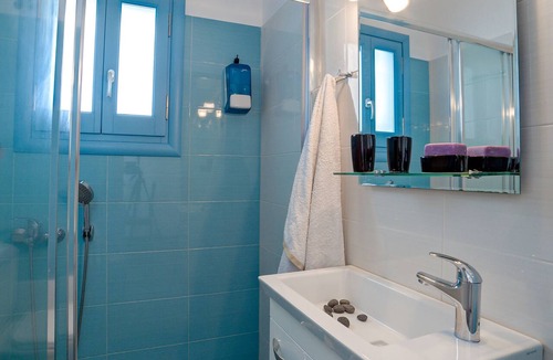 Perissa Apartment | Adelphi Apartments Apartment with Terrace Sleeps 3