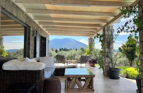 Chalcis House | Aegean retreat for 6 pool & Evia views near Athens