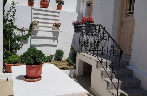 Glinado House | Aegean Window- traditional house in beautiful Galanado village for 4 persons