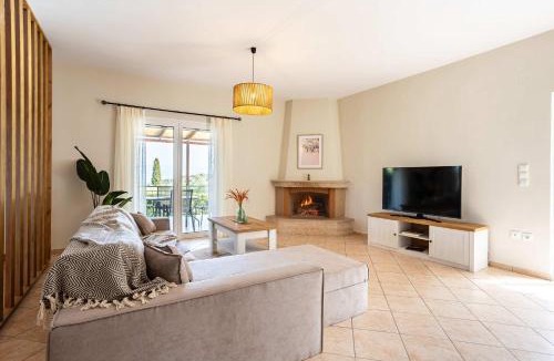 Messini House | Aelia Guesthouse - Private Garden Retreat