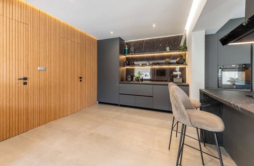 Anavyssos House | Aeliah Villa – Minimal Design & Modern Comfort