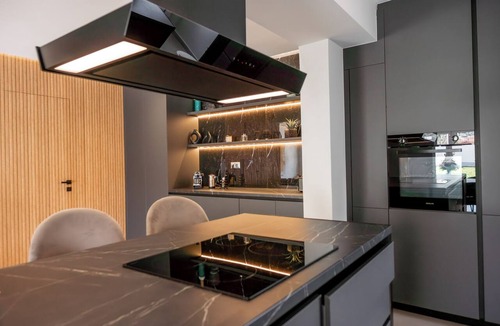Anavyssos House | Aeliah Villa – Minimal Design & Modern Comfort