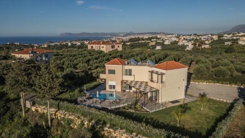 Nea Kydonia Villa | AéNaos Luxury Villa with Pool in Galatas