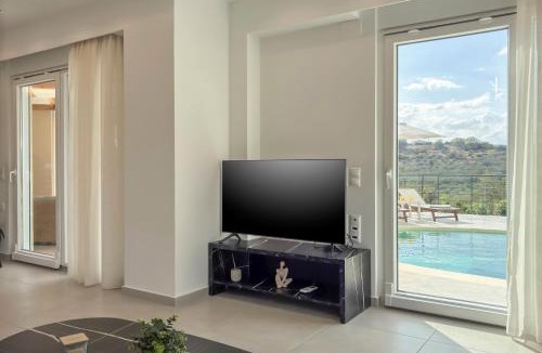 Nea Kydonia Villa | AéNaos Luxury Villa with Pool in Galatas