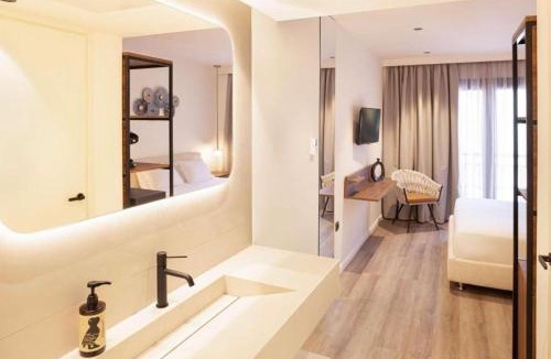 Vathi Hotel | Aeolis Hotel