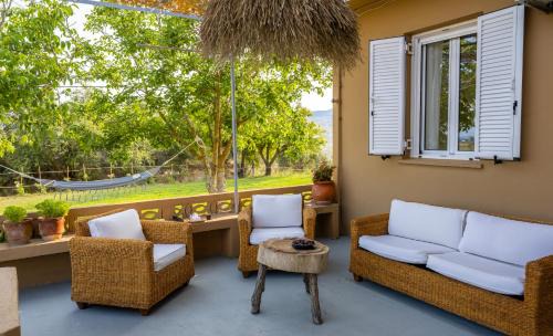 Loukerata Villa | Agapanthus Retreat