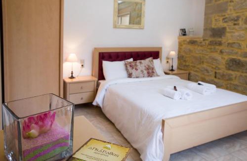 Kaliviani Apartment | Agarathos Rooms & Pool Kaliviani -On the road to Balos