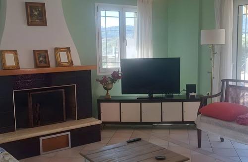 Lefkada Town Apartment | Agis Luxury House Apartment with Sea View, Wi-Fi, and Air Conditioning