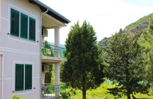 Koman Hotel | Agroturizem Hotel Vila Franceze