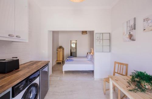 Apraos Apartment | Albatross Apartments