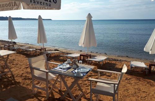 Kateleios Hotel | Albouro seafront apartments