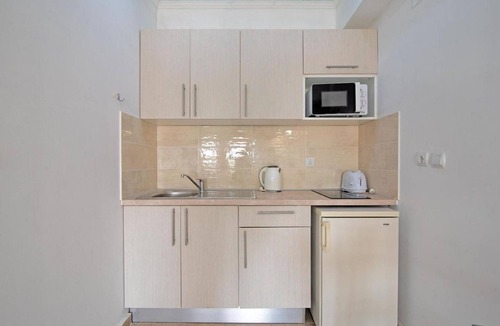 Dafnata Apartment | Alluring apartment in Mpenitses with shared pool