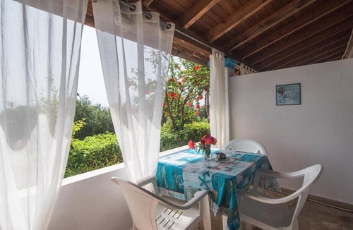 Dafnata Apartment | Alluring apartment in Mpenitses with shared pool