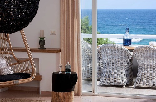 Apollonia Villa | Alluring Milos Villa | Villa Crystal Cove | 2 Bedrooms | Breathtaking Sea Views.
