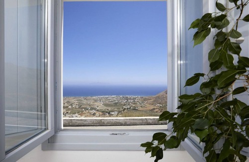 Santorini Apartment | Alluring Santorini Suite | Thalassa Pearl Suite |Breathtaking Seaviews