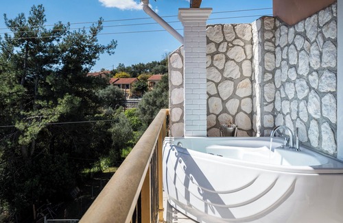 Dassia Apartment | Aloe Seaview Apartment with Hot Tub by Konnect, Dassia